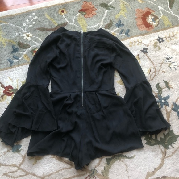 Black Rose Applique Romper Flare Sleeve Size Medium - Picture 4 of 7